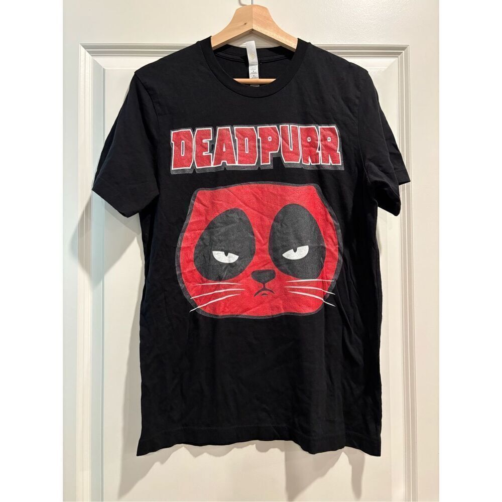 DeadPurr T-shirt size Medium